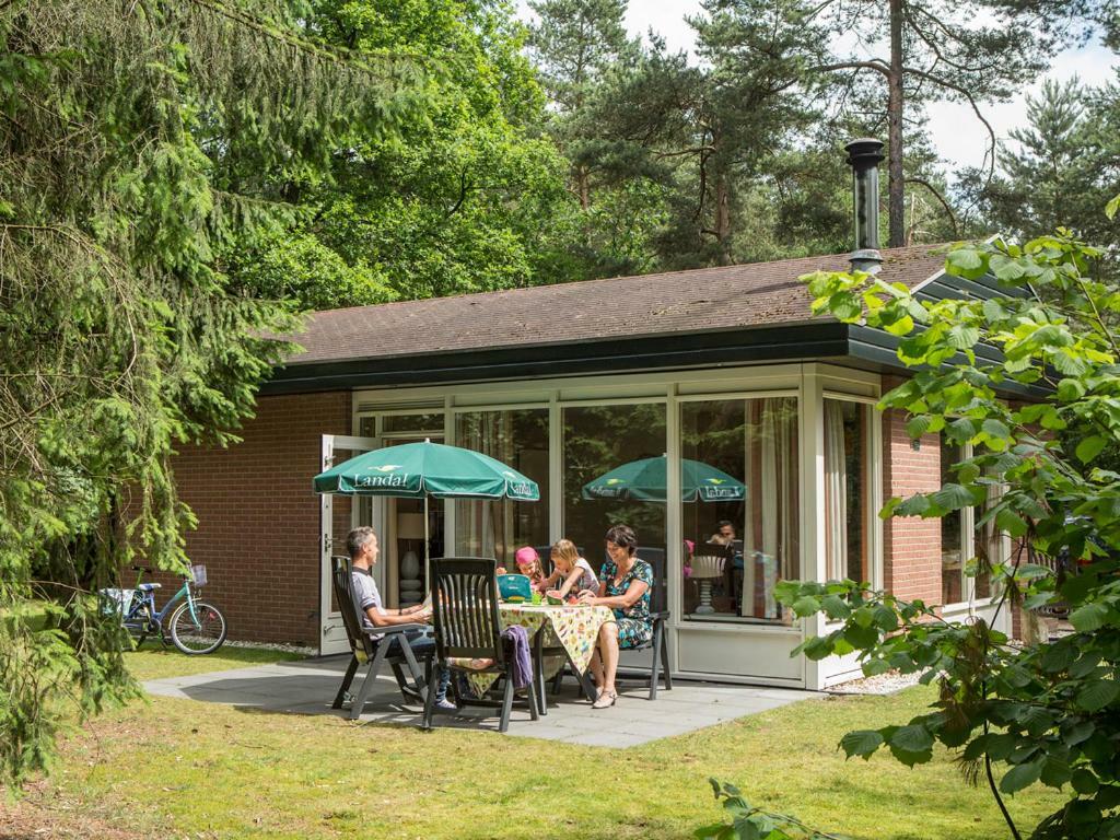 Landal Miggelenberg Hotel Hoenderloo Esterno foto